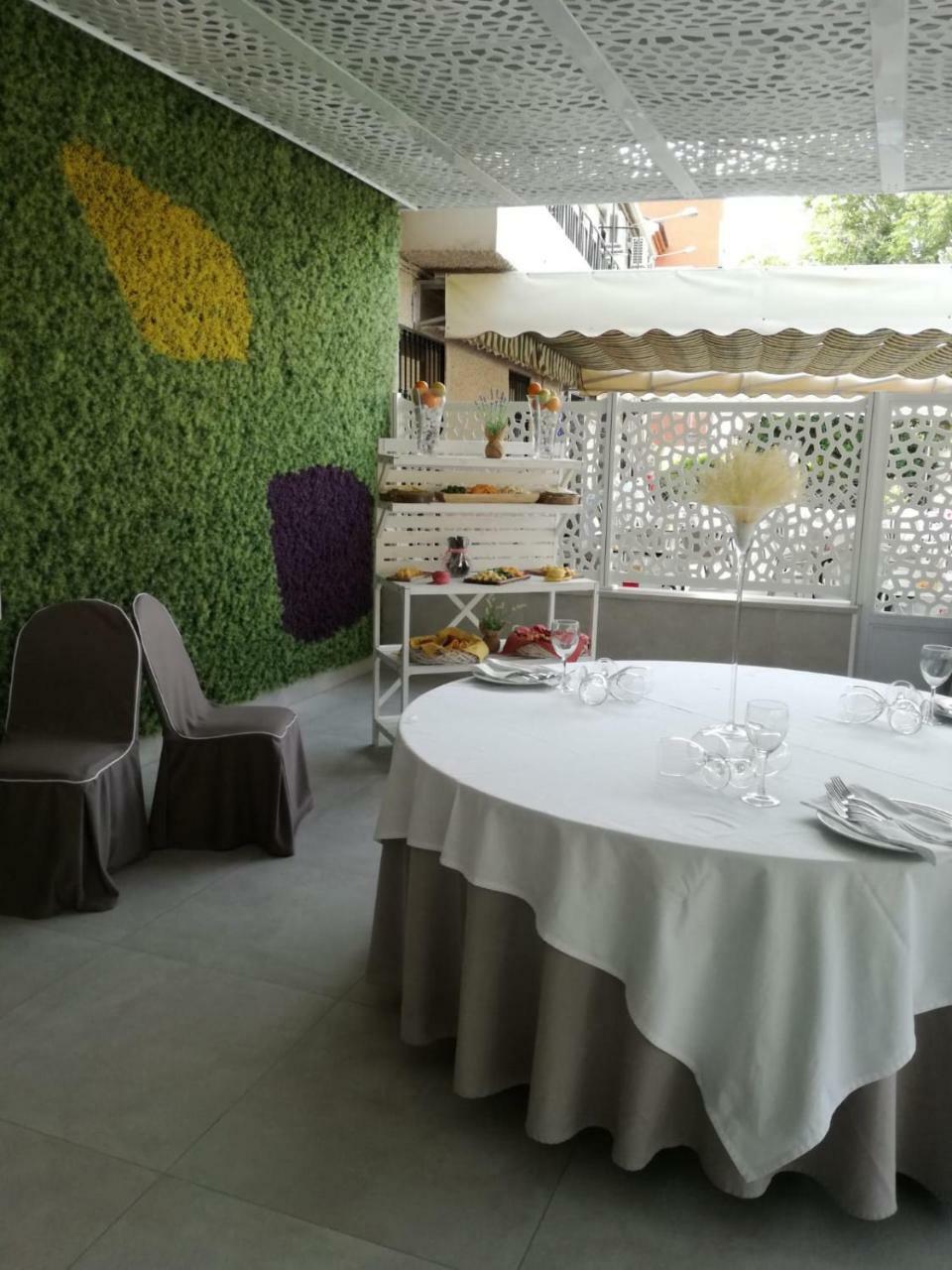 Hostal El Sevillano Рус Экстерьер фото