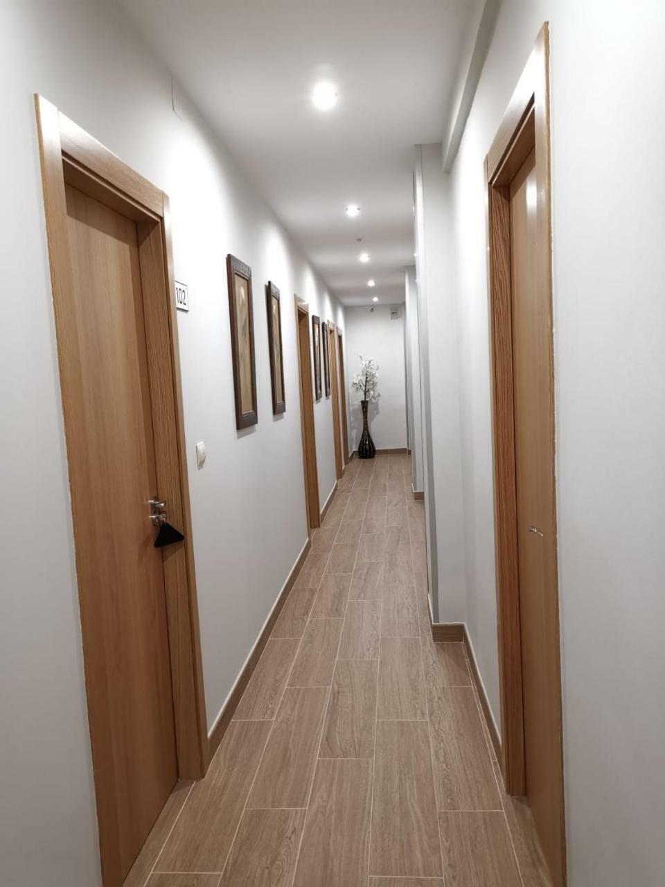Hostal El Sevillano Рус Экстерьер фото