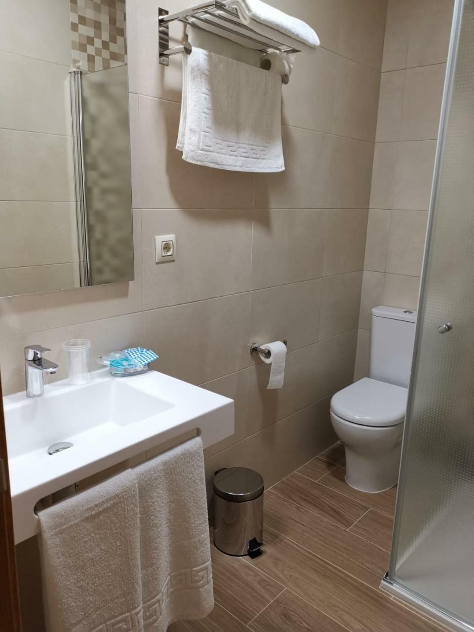 Hostal El Sevillano Рус Экстерьер фото