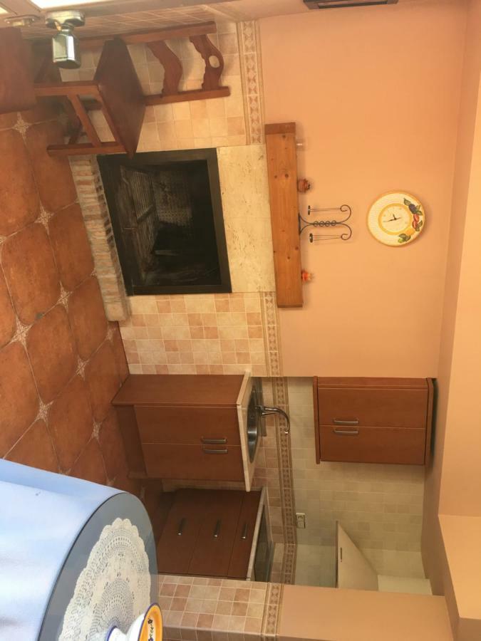 Hostal El Sevillano Рус Экстерьер фото